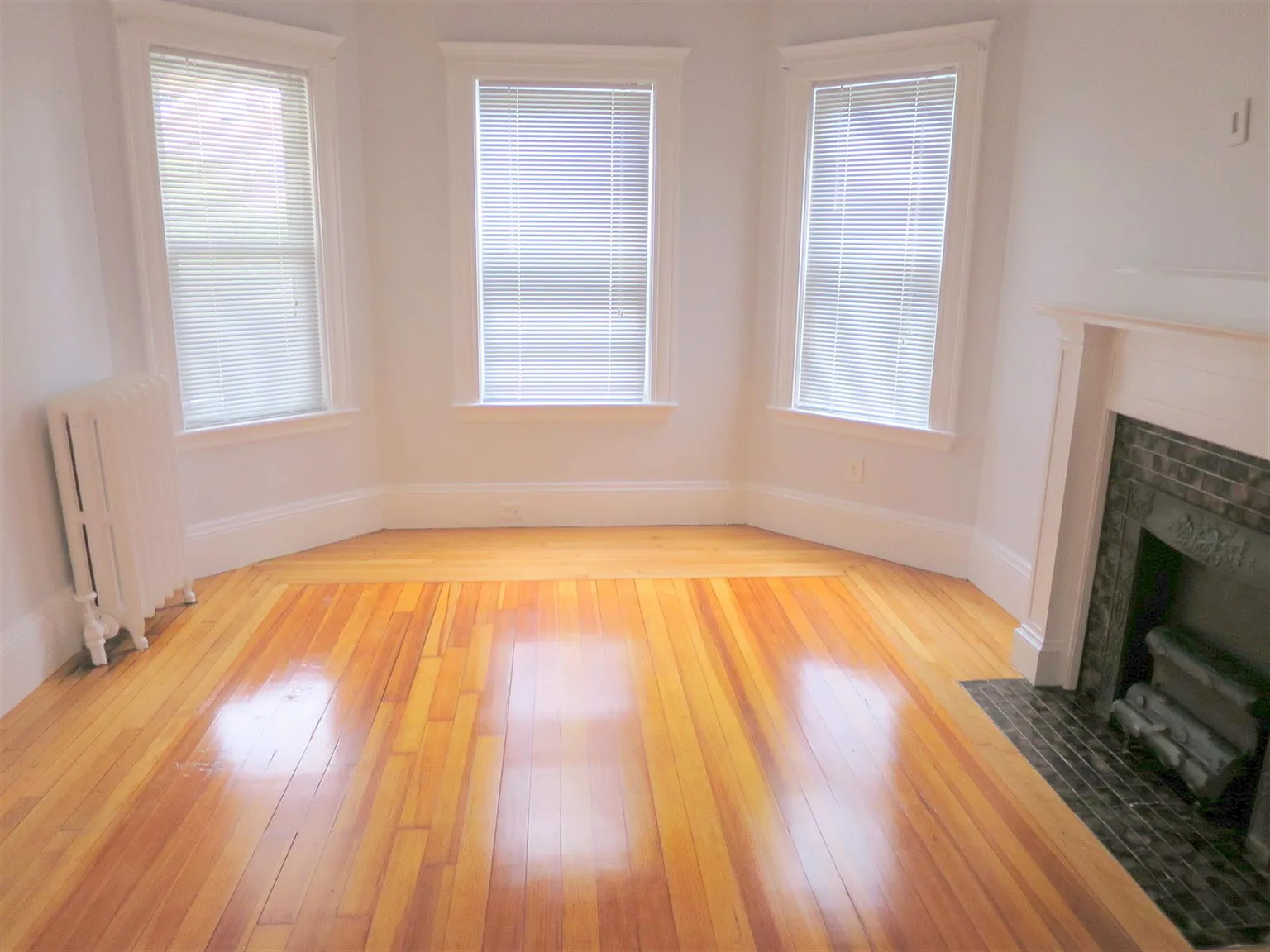 3 bed, $3,300 — Photo 3