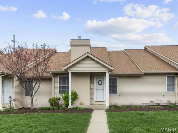 931 Georgetowne Dr, O'Fallon, IL 62269