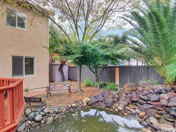 5th image of 300 Connor Cir
