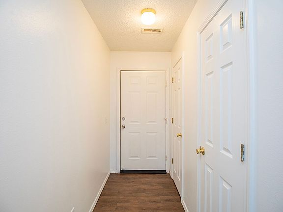 2nd image of 2509 Parkcrest Dr