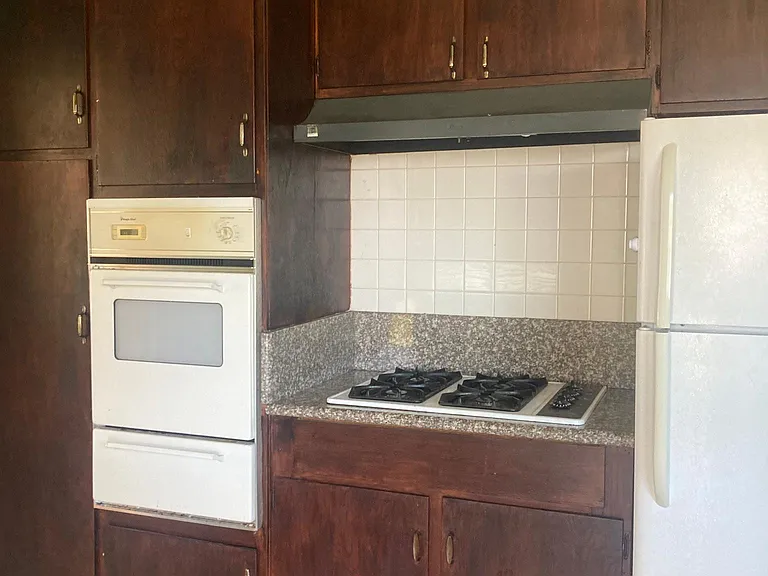 145 E Quincy Ave — Photo 8