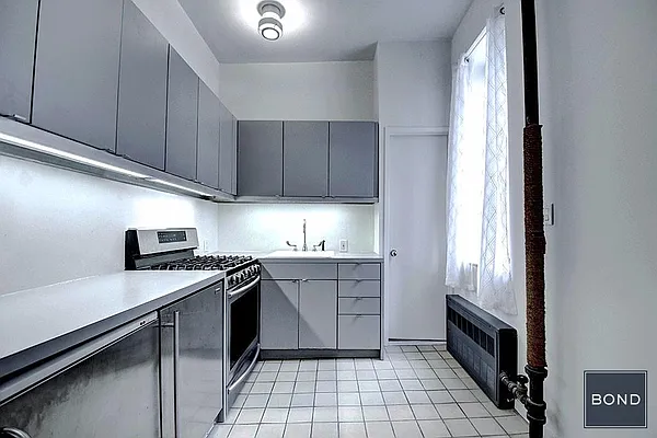 Rented by Bond New York | media 10