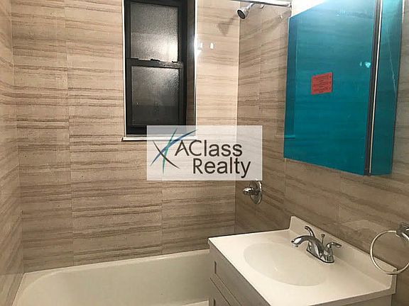 4th image of 3279 44th St APT 4C