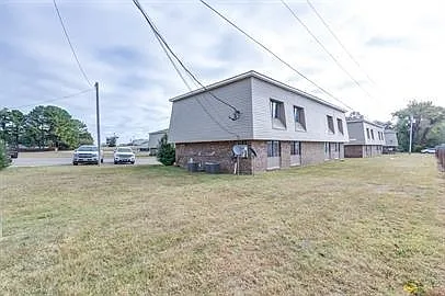 711 N Main St #B-4 — Photo 16