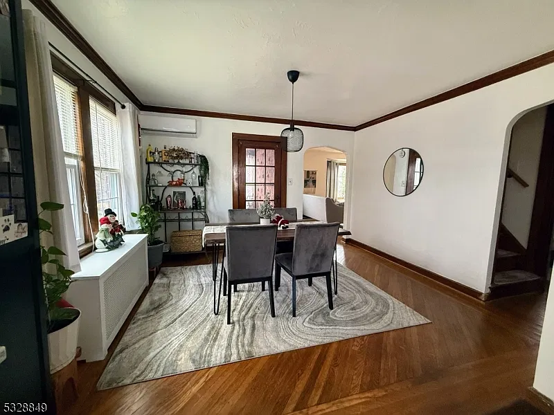 4 bed, 2.0 bath, $3,600 — Photo 4