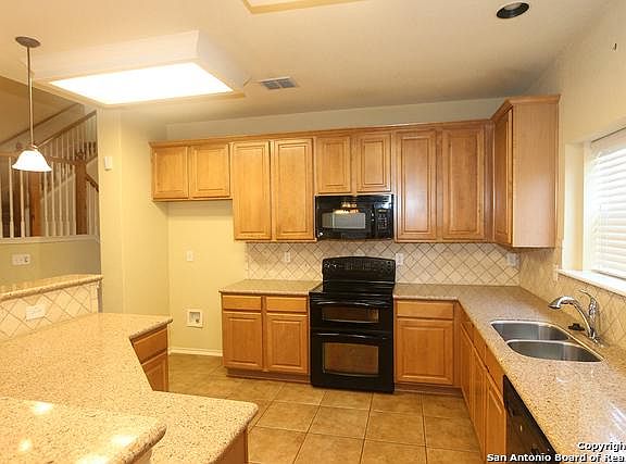 5th image of 226 Redbird Cir
