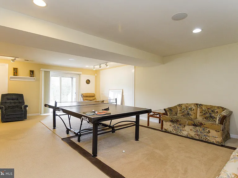 46 Bismark Dr — Photo 25