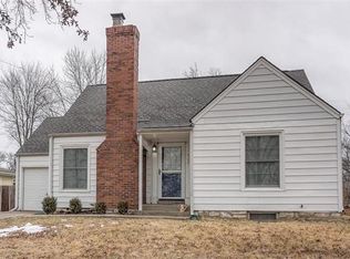 402 NE Poplar Dr, Kansas City, MO 64118