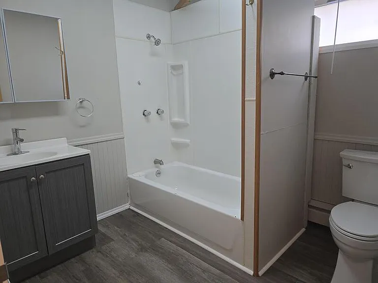 708 Saint Clair Ave — Photo 19