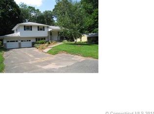 158 Dogwood Ln, Meriden, CT 06450