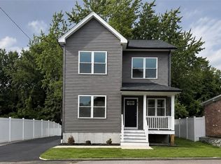 31 Tucker St, Warwick, RI 02886