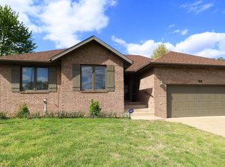 591 W Grayrock Dr, Springfield, MO 65810