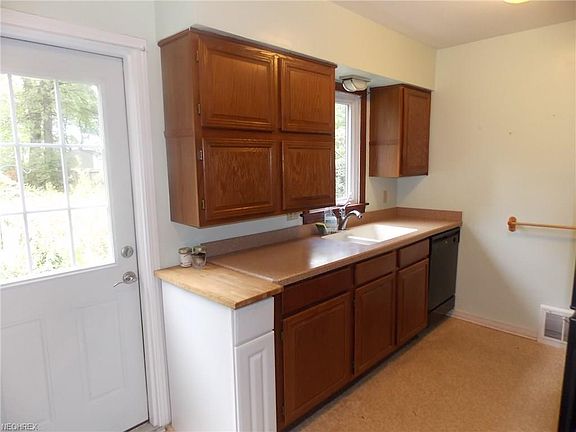 3rd image of 204 Wolf Ave