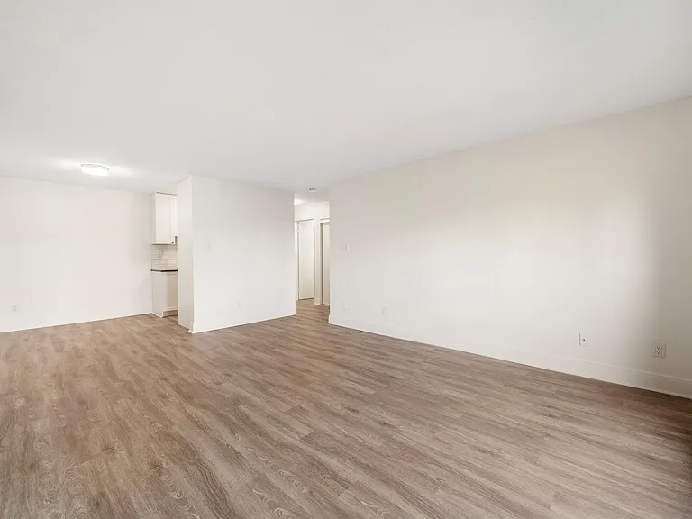 565 Manchester Rd — Photo 14