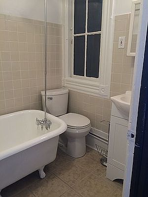 3rd image of 819 Lincoln Pl APT 1