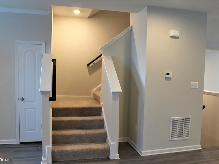 6050 Krantz Dr — Photo 14