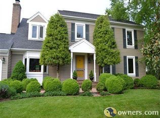 13411 Peachwood Ct, Fairfax, VA 22033