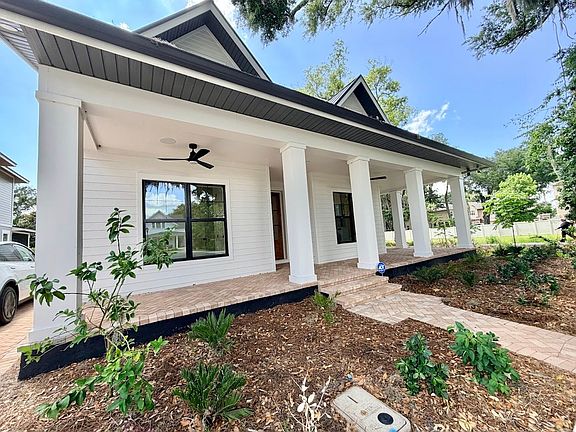 2nd image of 709 Garden West Ter