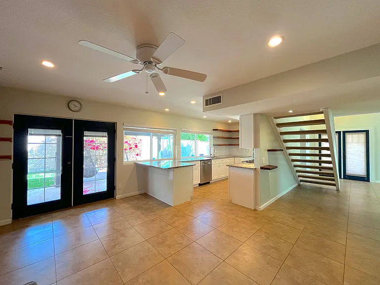 970 E Lobster Trap Ln — Photo 9