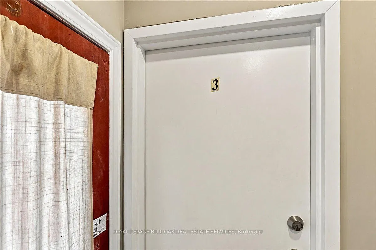 3 bed, $2,100 — Photo 3