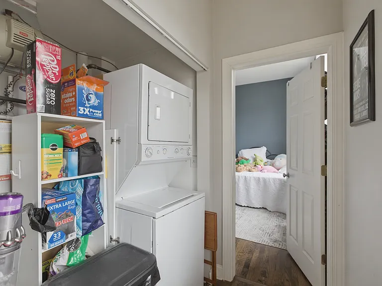 3142 W George St #C2 — Photo 4