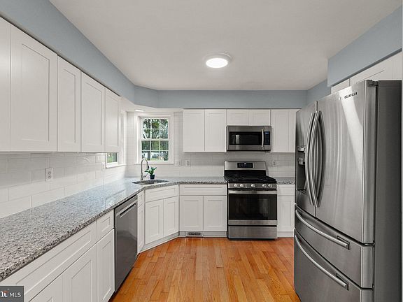 4th image of 501 Kilarney Ct