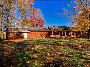 23668 W Raines Rd, Siloam Springs, AR 72761