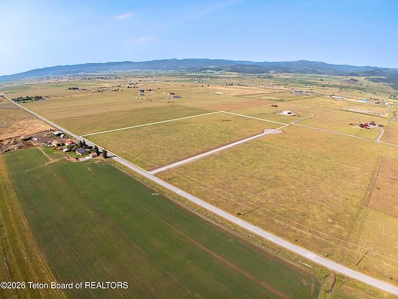2nd image of 5 Buffalo H Ranch Rd