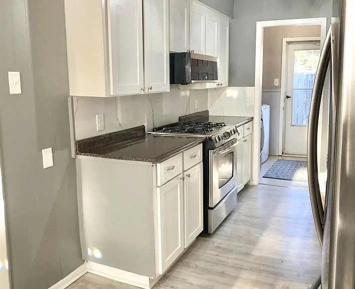 23515 Marshall St — Photo 5