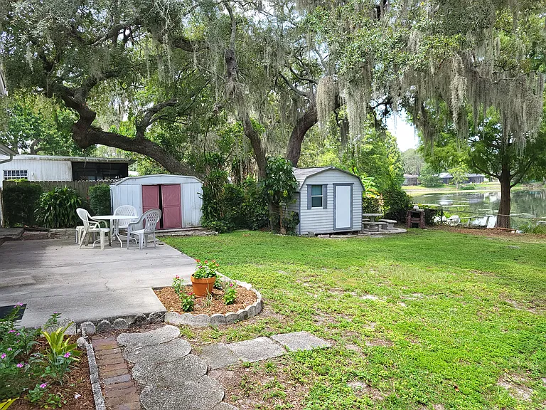 10215 Cliff Cir — Photo 7
