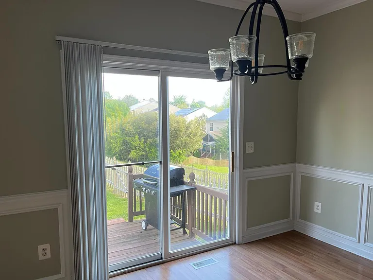 203 Byfield Rd — Photo 3