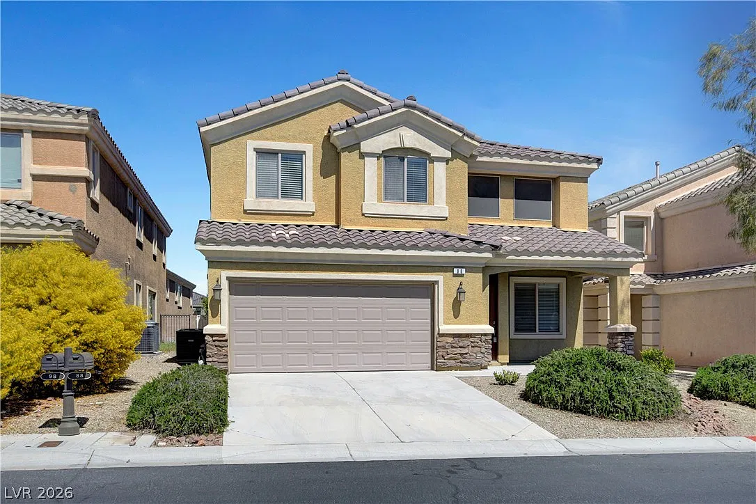 4 bed, 3.5 bath, 2781 sqft, $2,400 — Photo 1