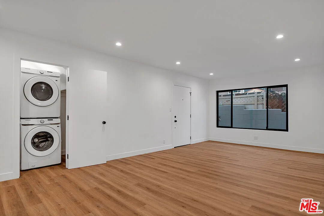 3 bed, 2.0 bath, 1400 sqft, $5,100 — Photo 3