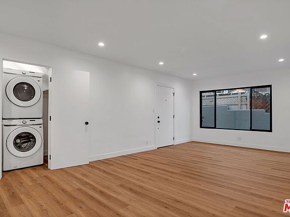 4th image of 950 Havenhurst Dr APT 3