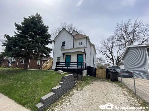 3916 9th St APT 2, Des Moines, IA 50313