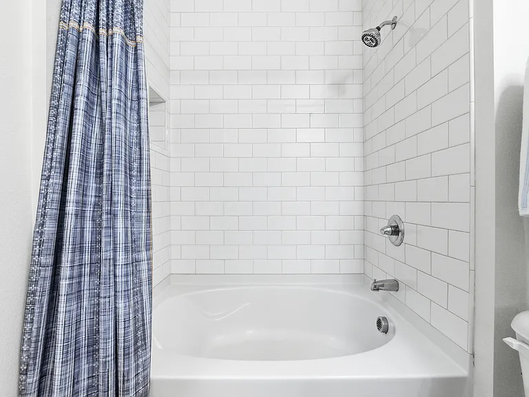 Shower and tub combo for everyday comfort and ease.