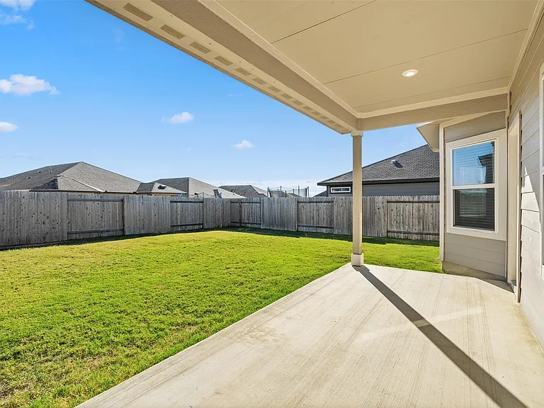 520 Loriner Way — Photo 29