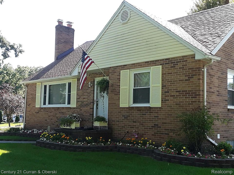 1st image of 688 New Hampshire Ave