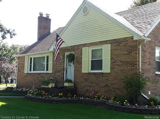 688 New Hampshire Ave, Marysville, MI