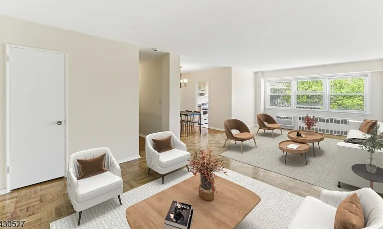 415 Claremont Ave — Photo 7