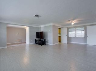 595 44th Ave NE, Saint Petersburg, FL 33703