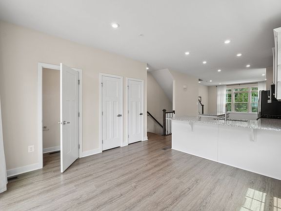 5th image of 19701 Preservation Mews