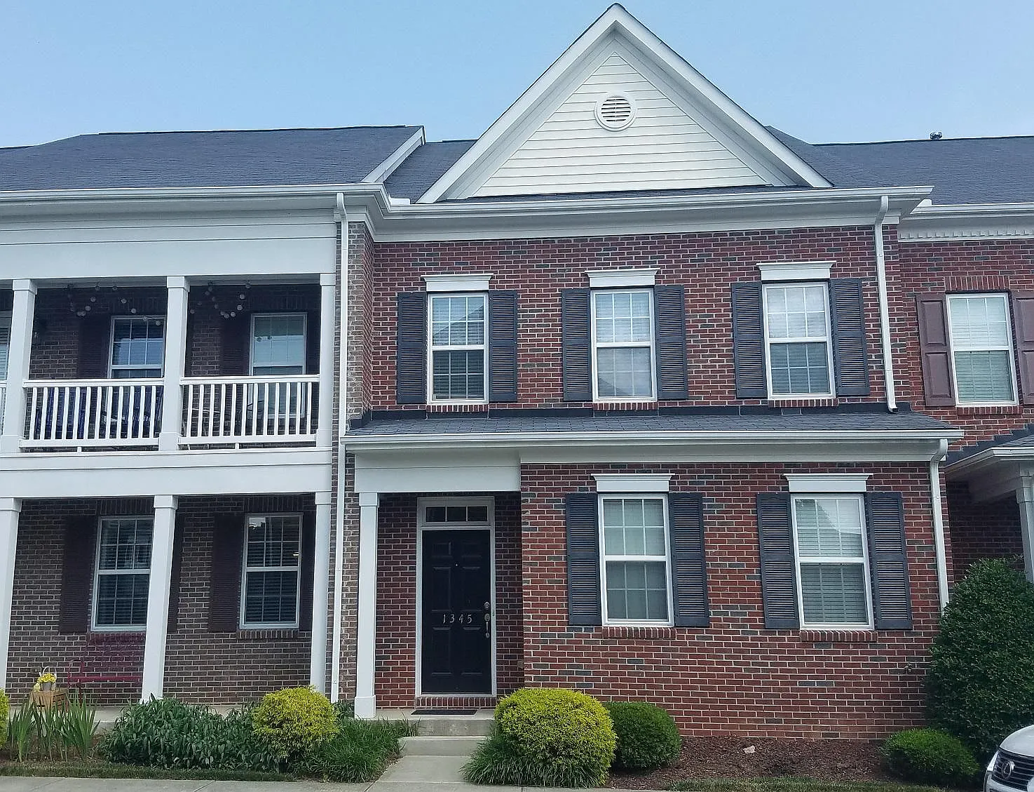 4 bed, 2.5 bath, 2186 sqft, $2,250 — Photo 1