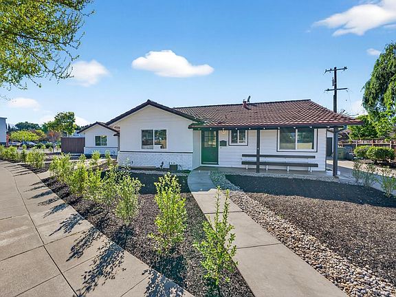 2nd image of 2991 Almaden Rd