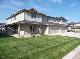 726 Compass Ln, Bismarck, ND 58504