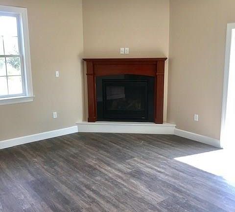 3rd image of 232 Bolton Ave #23