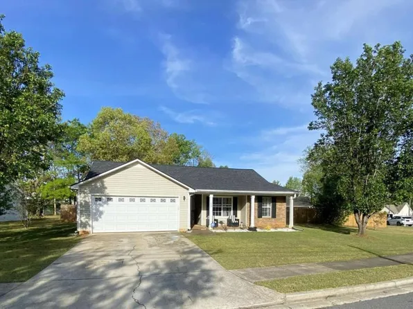 188 Waters Edge Dr, Locust Grove, GA 30248