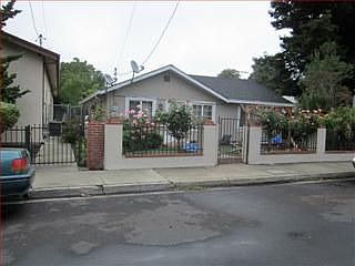 2nd image of 1331 Hancock St