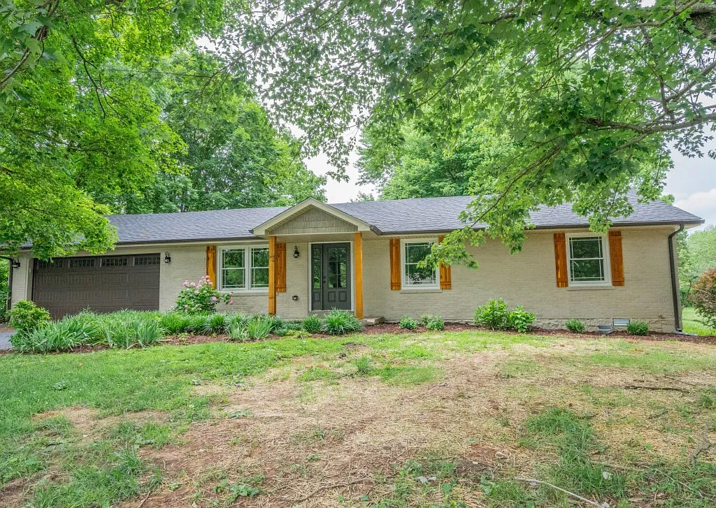 238 Cumberland Cir photo 1