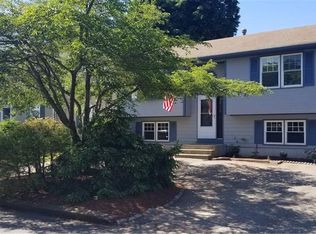 30 Batcheller Ave, Cranston, RI 02920